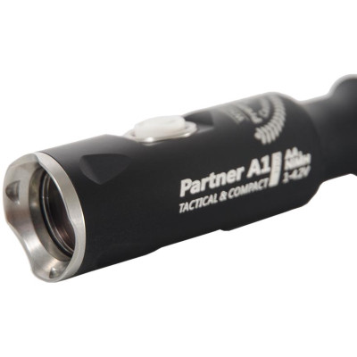 Armytek Partner A1 Pro v3 XP-L Taschenlampe, warmes Licht