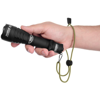 Linterna táctica Armytek Predator Pro luz cálida