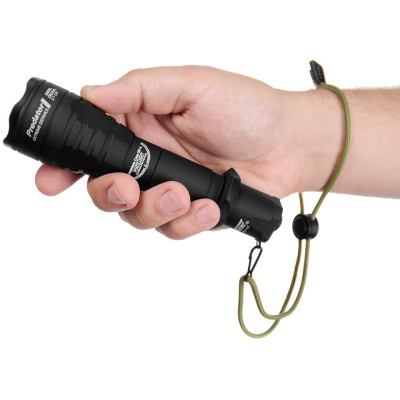 Linterna táctica Armytek Predator, Luz Cálida